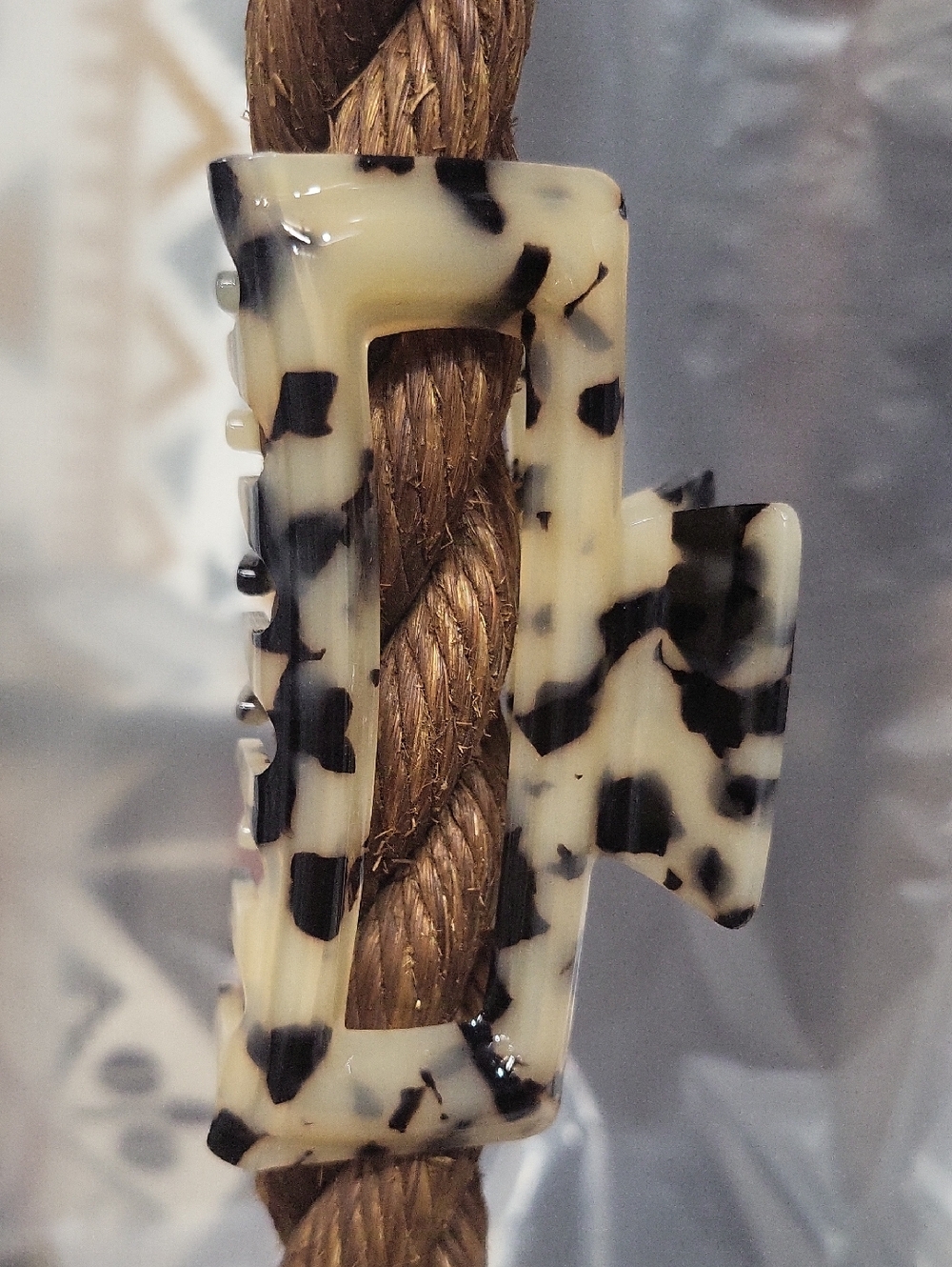 Tortoiseshell Rectangle Hair Clip - Beige and Black